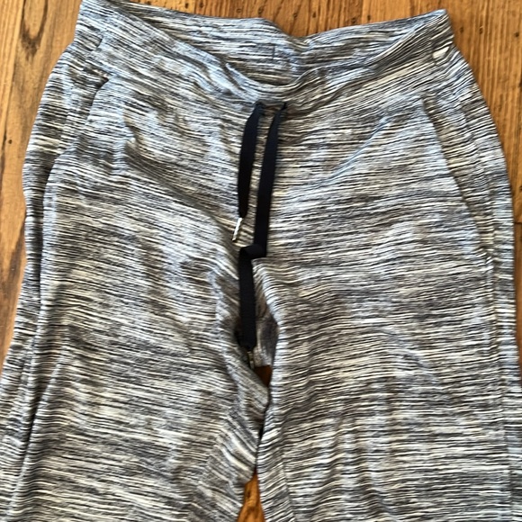 Lululemon Ready to Rulu Joggers - Picture 3 of 8